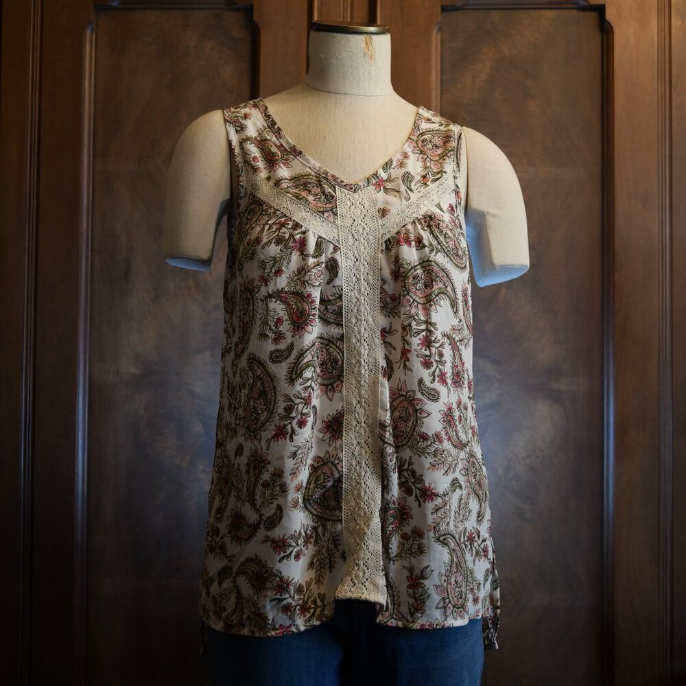 Spense Women's Sleeveless Blouse Paisley with Lace Decoration Size M